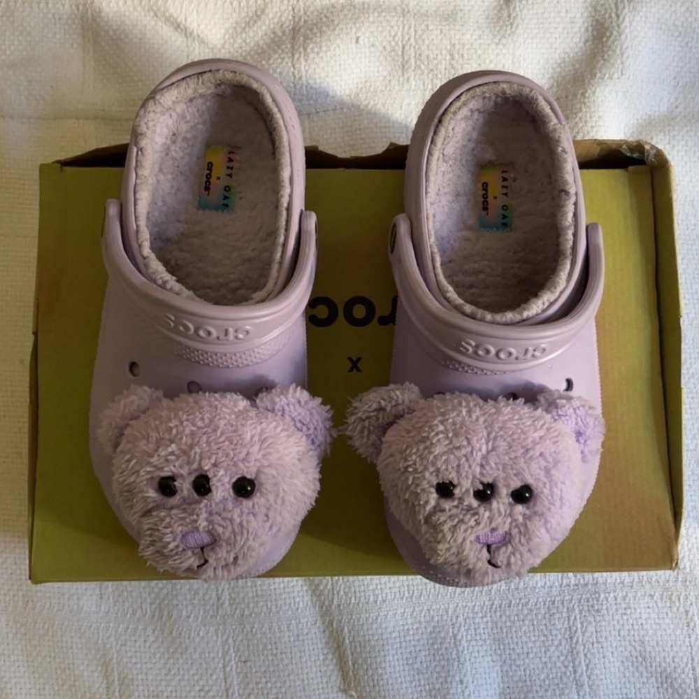 Lazy Oaf x Crocs Three-Eyed Teddy Lined Clogs - Picture 4 of 9